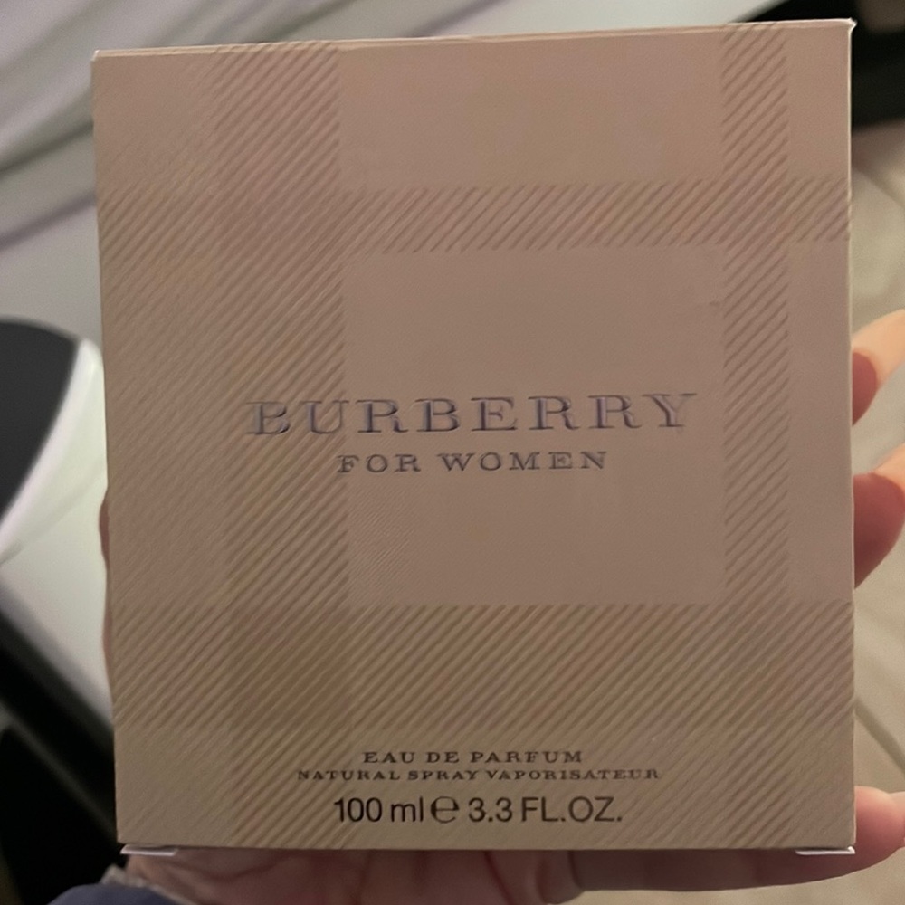 Women Burberry perfum